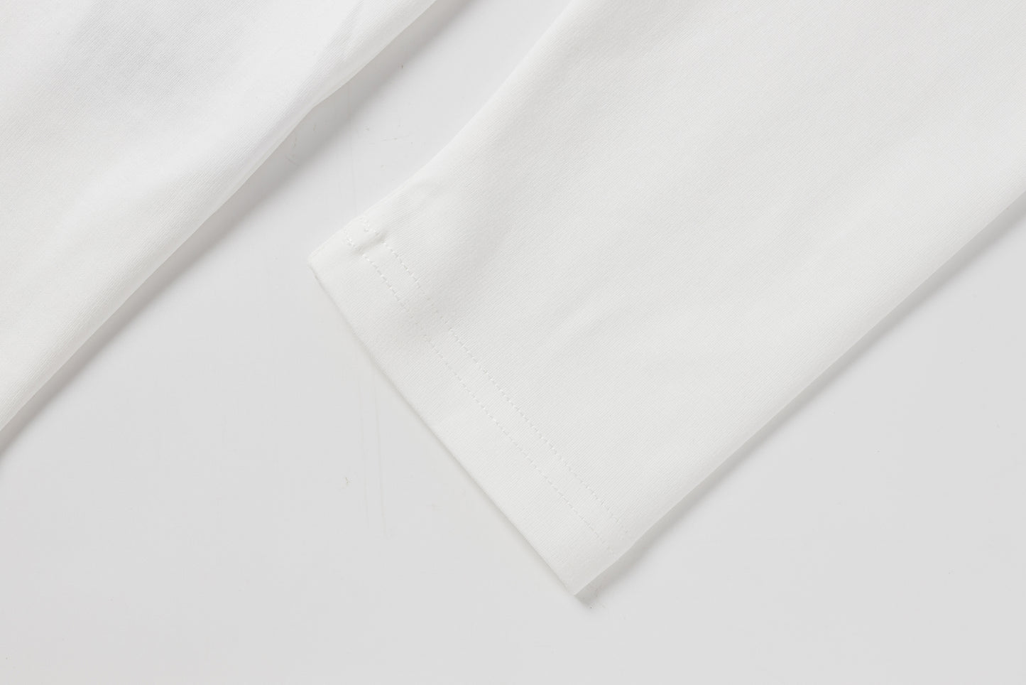 后背印花长袖T恤